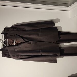 NEVER WORN ZANELLA Pant Suit Gray w/Brown Tint.  Wool. Made in Italy.  Size 12.